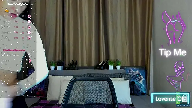 Alianna Solo Kisses online show from 30, 10, 2025