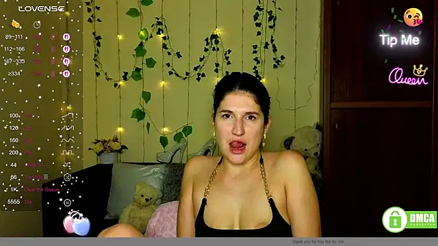 Alianna Solo Kisses online show from 19, 5, 2026