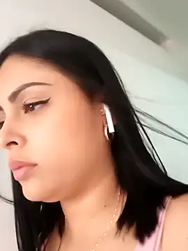 MelannyBell online show from 10, 2, 2025