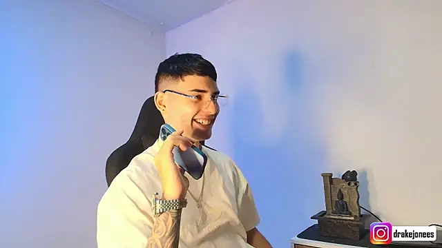 Snapshot of god_drake chatting on 13, 4, 2026 god drake online show from 13, 4, 2026