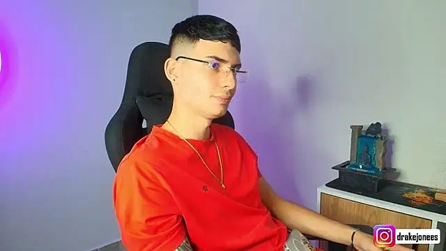 Snapshot of god_drake chatting on 22, 4, 2026 god drake online show from 22, 4, 2026