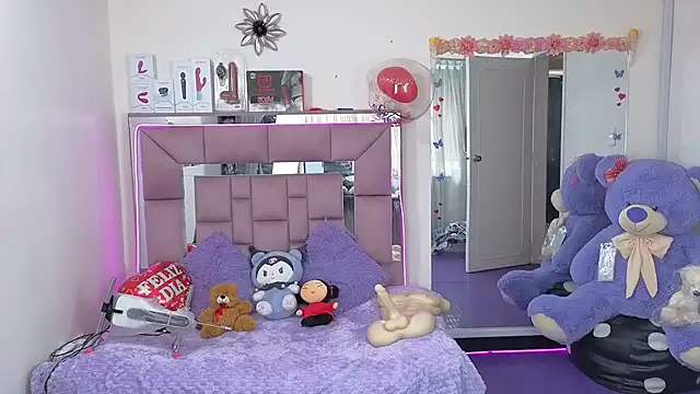 Snapshot of AriadnaCappelletty chatting on 12, 9, 2025 AriadnaCappelletty online show from 12, 9, 2025