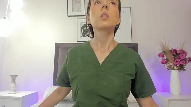 helen mooree online show from 15, 7, 2026
