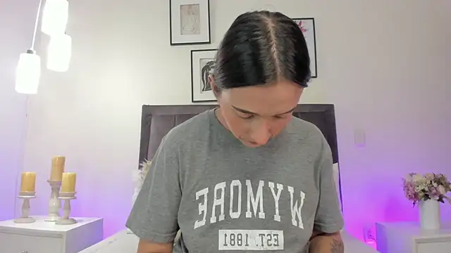 helen mooree online show from 3, 3, 2026