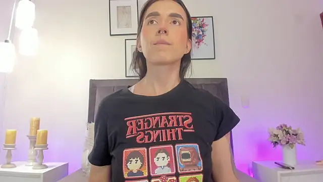 helen mooree online show from 24, 4, 2026