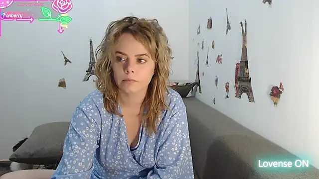 Snapshot of hotmilf4uxxx chatting on 31, 10, 2025 hotmilf4uxxx online show from 31, 10, 2025