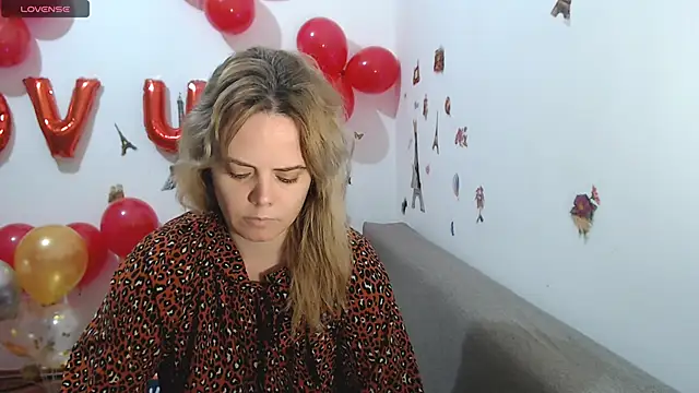 hotmilf4uxxx online show from 17, 2, 2026