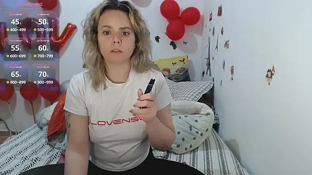 hotmilf4uxxx online show from 2, 4, 2026