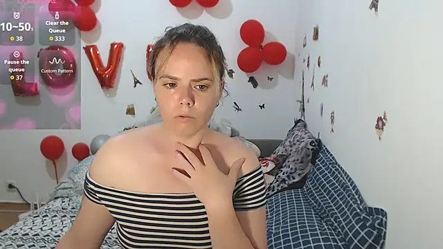 hotmilf4uxxx online show from 3, 6, 2026