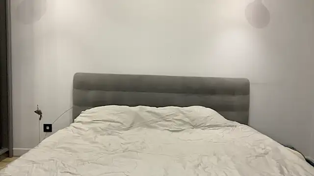 Embersweetbunny online show from 16, 12, 2025