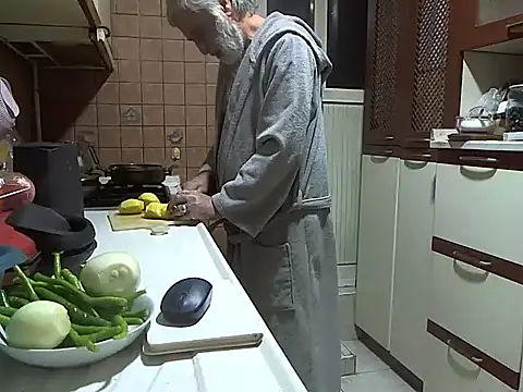 Snapshot of zormen355 chatting on 21, 12, 2025 zormen355 online show from 21, 12, 2025