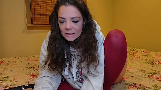 MiaElizabeth online show from 2, 12, 2025