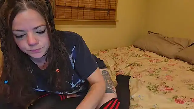 MiaElizabeth online show from 7, 11, 2025