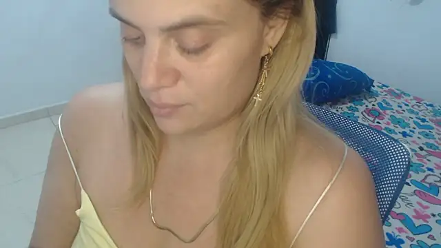 Snapshot of Elza_Blonde chatting on 27, 2, 2025 Elza Blonde online show from 27, 2, 2025