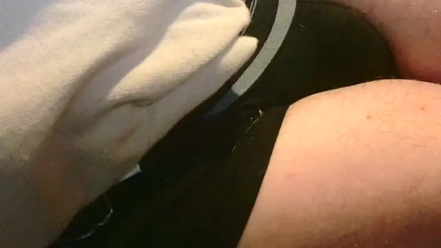 Snapshot of T0Yforeskin chatting on 4, 7, 2026 T0Yforeskin online show from 4, 7, 2026