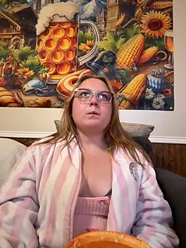 Snapshot of PhatAssBlond chatting on 20, 9, 2025 PhatAssBlond online show from 20, 9, 2025