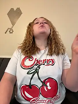 Snapshot of PhatAssBlond chatting on 31, 10, 2025 PhatAssBlond online show from 31, 10, 2025