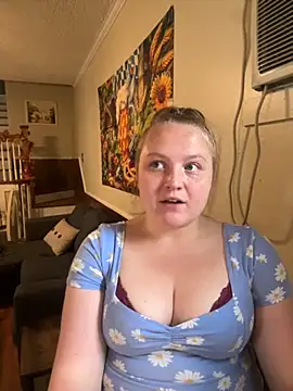 Snapshot of PhatAssBlond chatting on 13, 9, 2025 PhatAssBlond online show from 13, 9, 2025