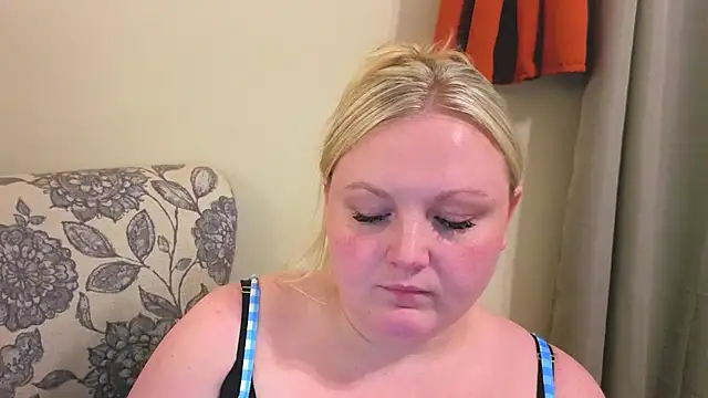 PhatAssBlond online show from 29, 4, 2026