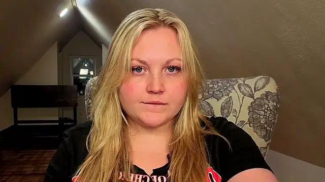 PhatAssBlond online show from 7, 5, 2026