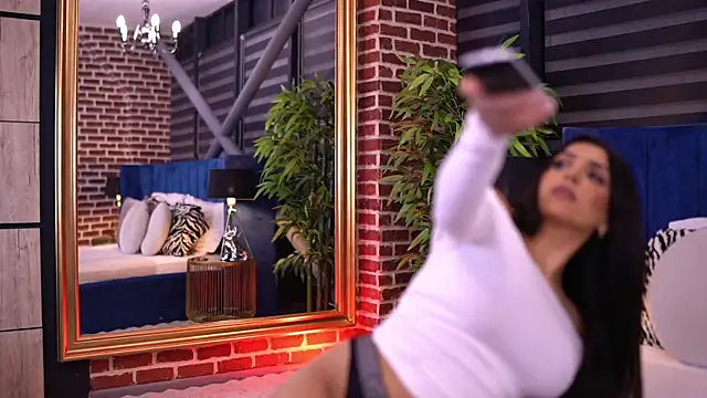 NicoleCellini online show from 16, 10, 2025