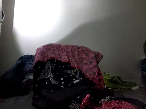 Snapshot of Amarok39 chatting on 5, 10, 2025 Amarok39 online show from 5, 10, 2025