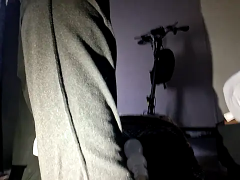 Snapshot of Amarok39 chatting on 21, 11, 2025 Amarok39 online show from 21, 11, 2025