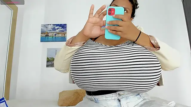 Snapshot of bigmom69_ chatting on 14, 9, 2025 bigmom69 online show from 14, 9, 2025