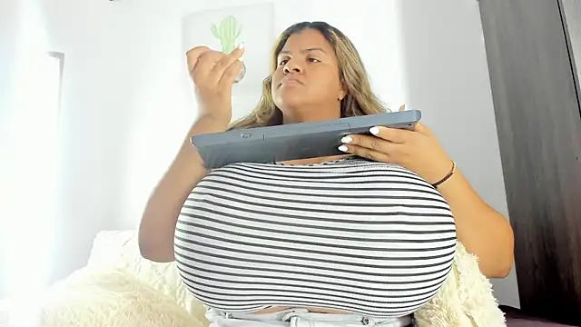 bigmom69  online show from 24, 3, 2026