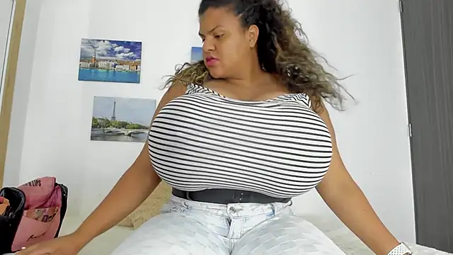 Snapshot of bigmom69_ chatting on 30, 9, 2025 bigmom69 online show from 30, 9, 2025