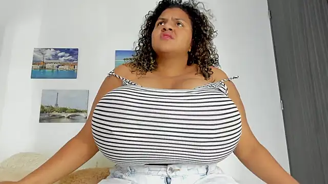 Snapshot of bigmom69_ chatting on 12, 10, 2025 bigmom69 online show from 12, 10, 2025