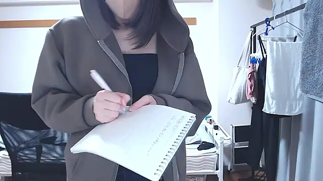 Snapshot of izumi__123 chatting on 10, 10, 2025 izumi 123 online show from 10, 10, 2025