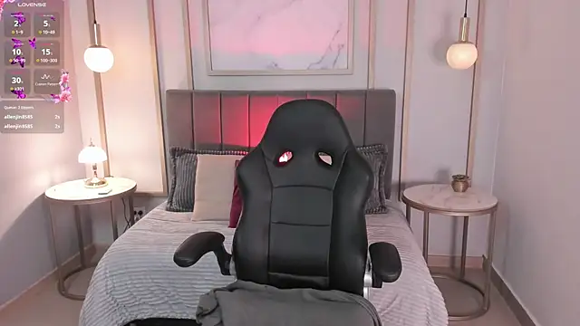 Christina Johns online show from 27, 10, 2025