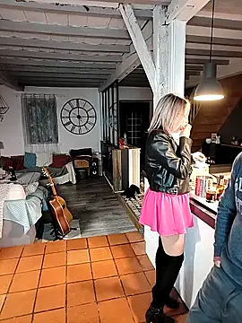 Jade Emeraud online show from 5, 3, 2025