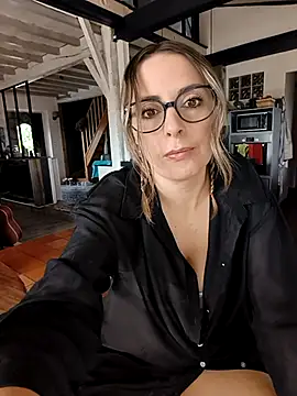 Jade Emeraud online show from 26, 3, 2026