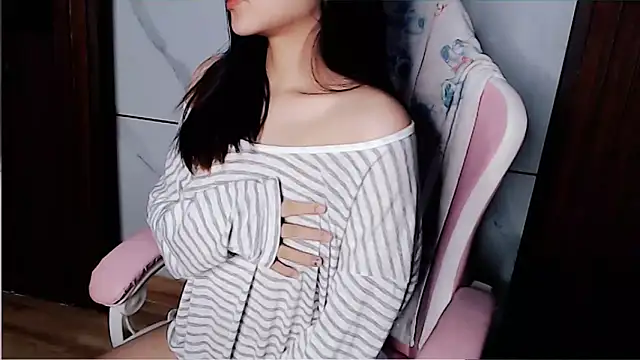 phuong-anh1709 online show from 10, 9, 2025