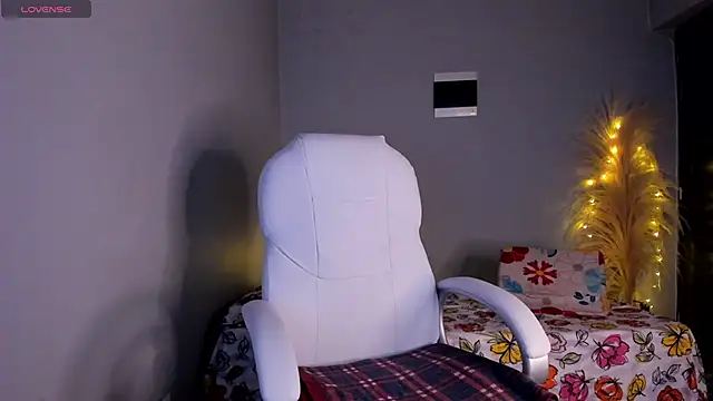 DollyWalker online show from 17, 3, 2025