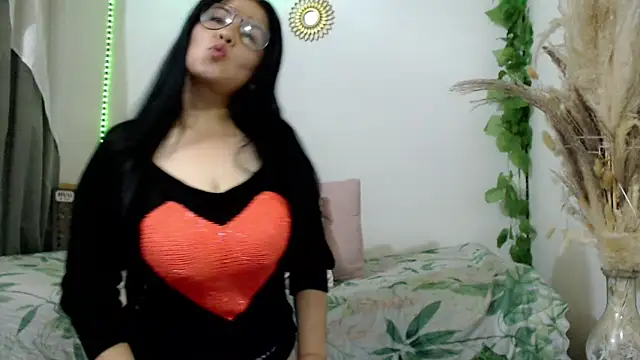 Donniia online show from 12, 6, 2026
