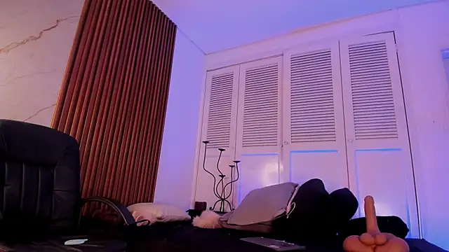 Snapshot of Emiilycollins chatting on 14, 1, 2026 Emiilycollins online show from 14, 1, 2026