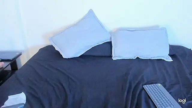 Snapshot of blue_and_peter chatting on 15, 1, 2026 blue and peter online show from 15, 1, 2026