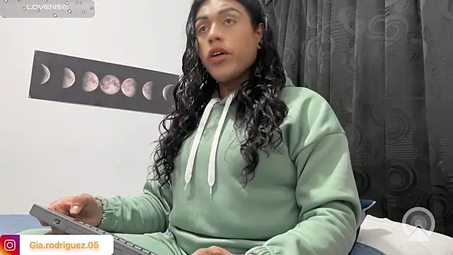 Ariana Rodriguez  online show from 5, 7, 2026