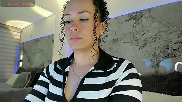 LIZ HOLMES online show from 7, 10, 2025