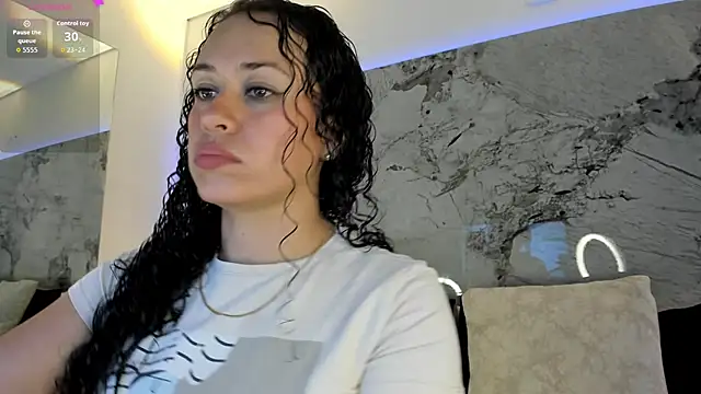 LIZ HOLMES online show from 8, 11, 2025