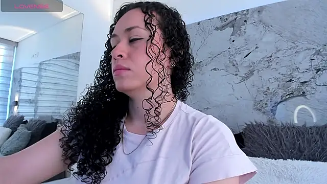 LIZ HOLMES online show from 9, 10, 2025