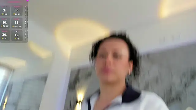 LIZ HOLMES online show from 6, 10, 2025