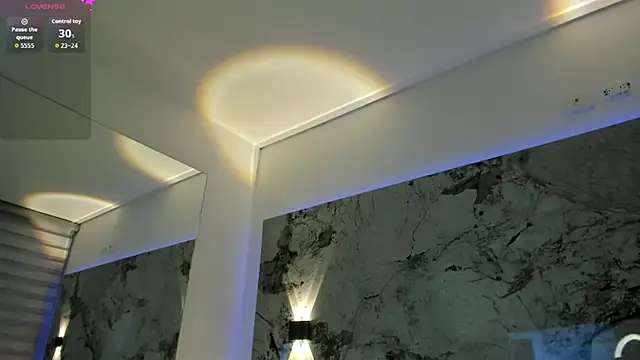 LIZ HOLMES online show from 10, 10, 2025