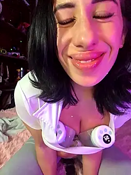 Snapshot of petitebarbiexxx chatting on 4, 4, 2026 petitebarbiexxx online show from 4, 4, 2026