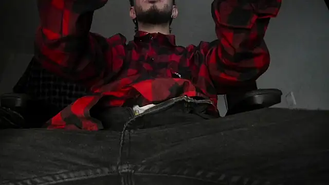 Snapshot of s_sven03 chatting on 11, 9, 2025 s sven03 online show from 11, 9, 2025