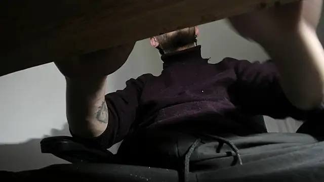 Snapshot of s_sven03 chatting on 8, 3, 2025 s sven03 online show from 8, 3, 2025