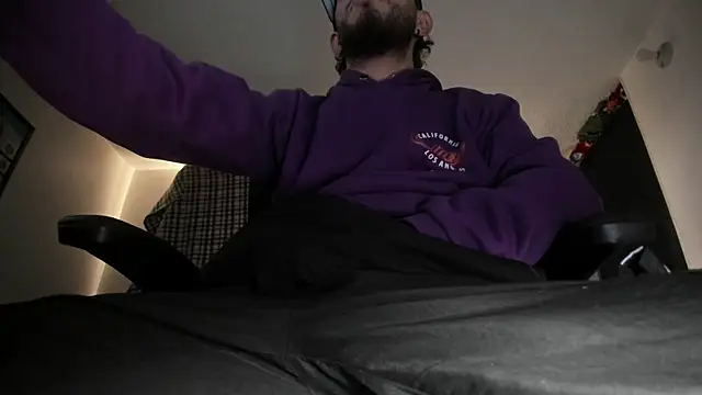 Snapshot of s_sven03 chatting on 30, 9, 2025 s sven03 online show from 30, 9, 2025